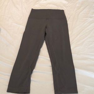 ALIGN CROPS SIZE 4 like new